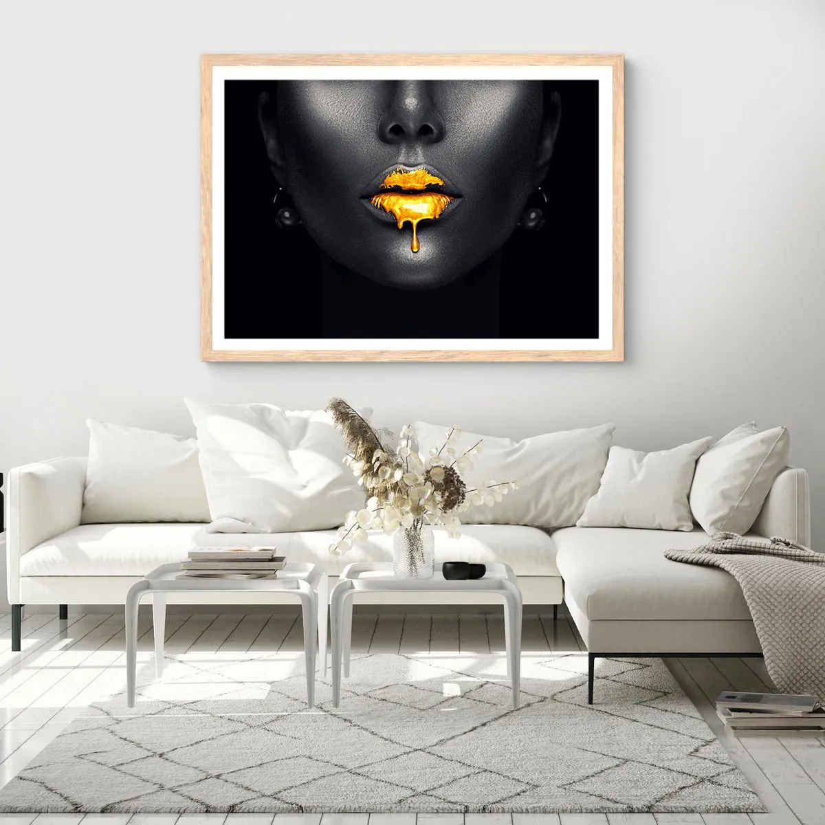 Poster în ramă de stejar deschis - Buzele de aur - 91x61 cm