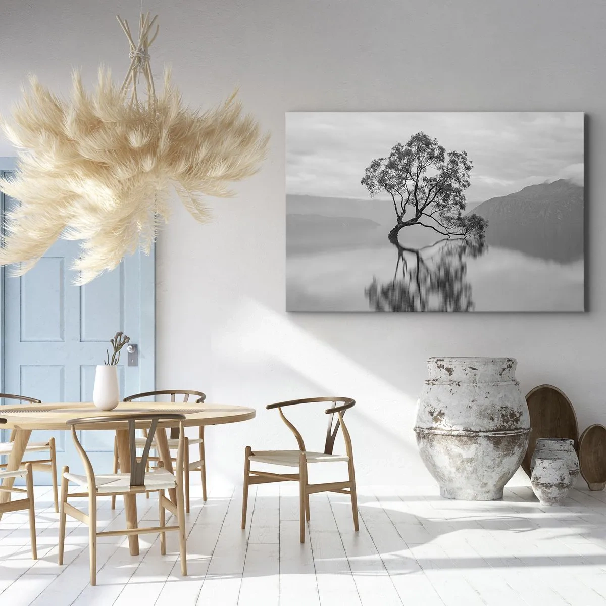Tablou pe pânză Canvas - Un copac singuratic reflectat în apă, cu munți în fundal - 70x50cm - Există o țară - Decorațiune modernă pentru perete pentru living și dormitor ARTTOR