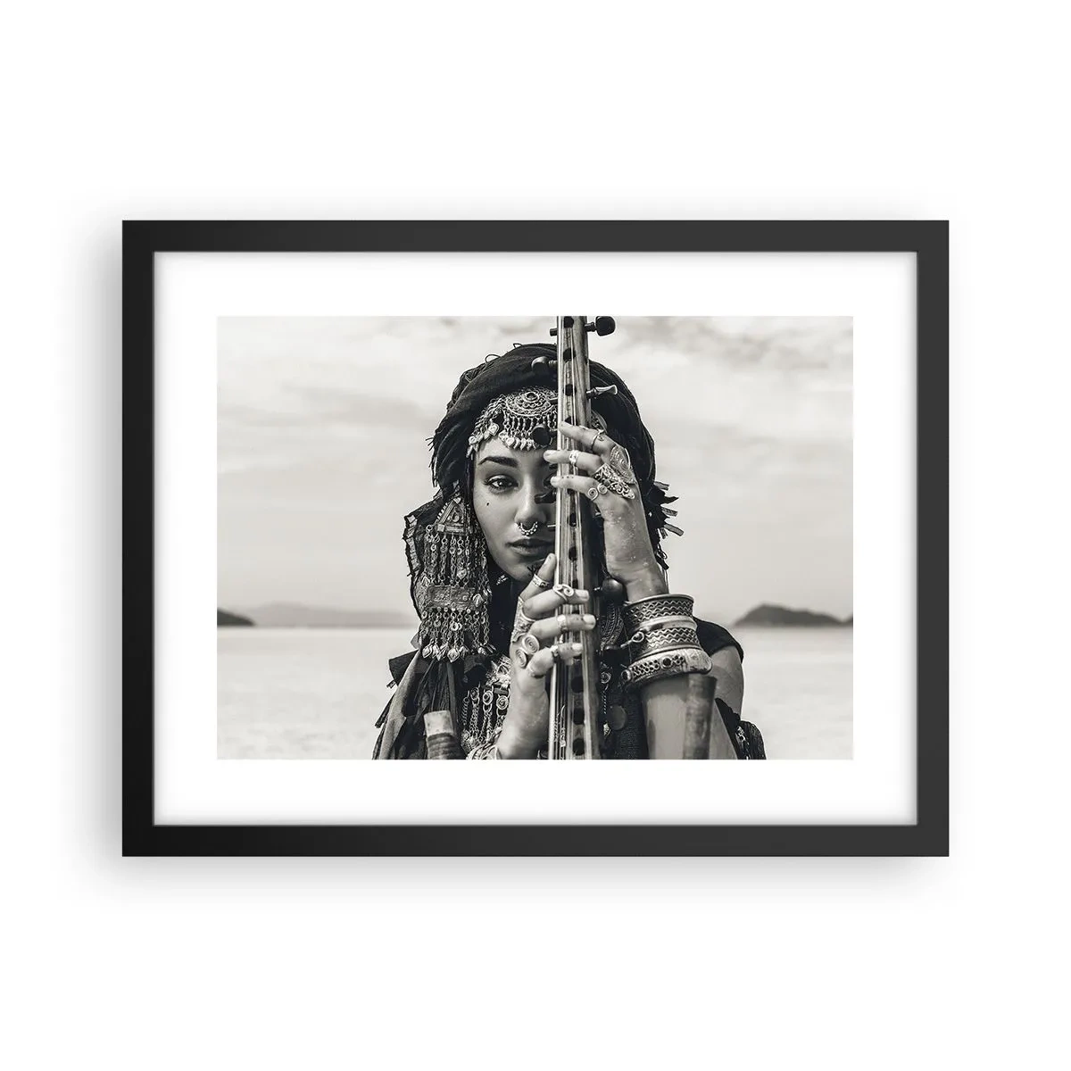 Poster în ramă neagră - Muzica orientală în sine - 40x30 cm