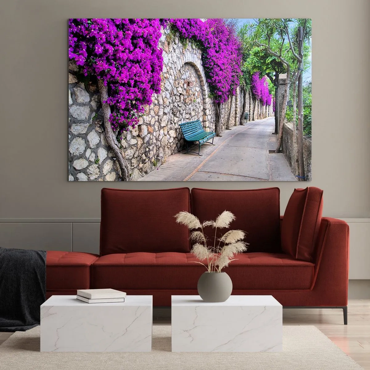 Tablou pe sticlă - Un zid de piatră cu flori mov și o bancă de-a lungul cărării - 70x50cm - Să ne întâlnim cât mai curând posibil - Decorațiune modernă pentru perete pentru living și dormitor ARTTOR