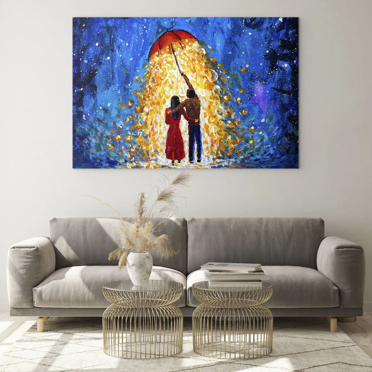 Tablou pe sticlă - Un cuplu sub o umbrelă, înconjurat de lumină aurie pe cerul nopții - 70x50cm - Magia unei seri ploioase? - Decorațiune modernă pentru perete pentru living și dormitor ARTTOR
