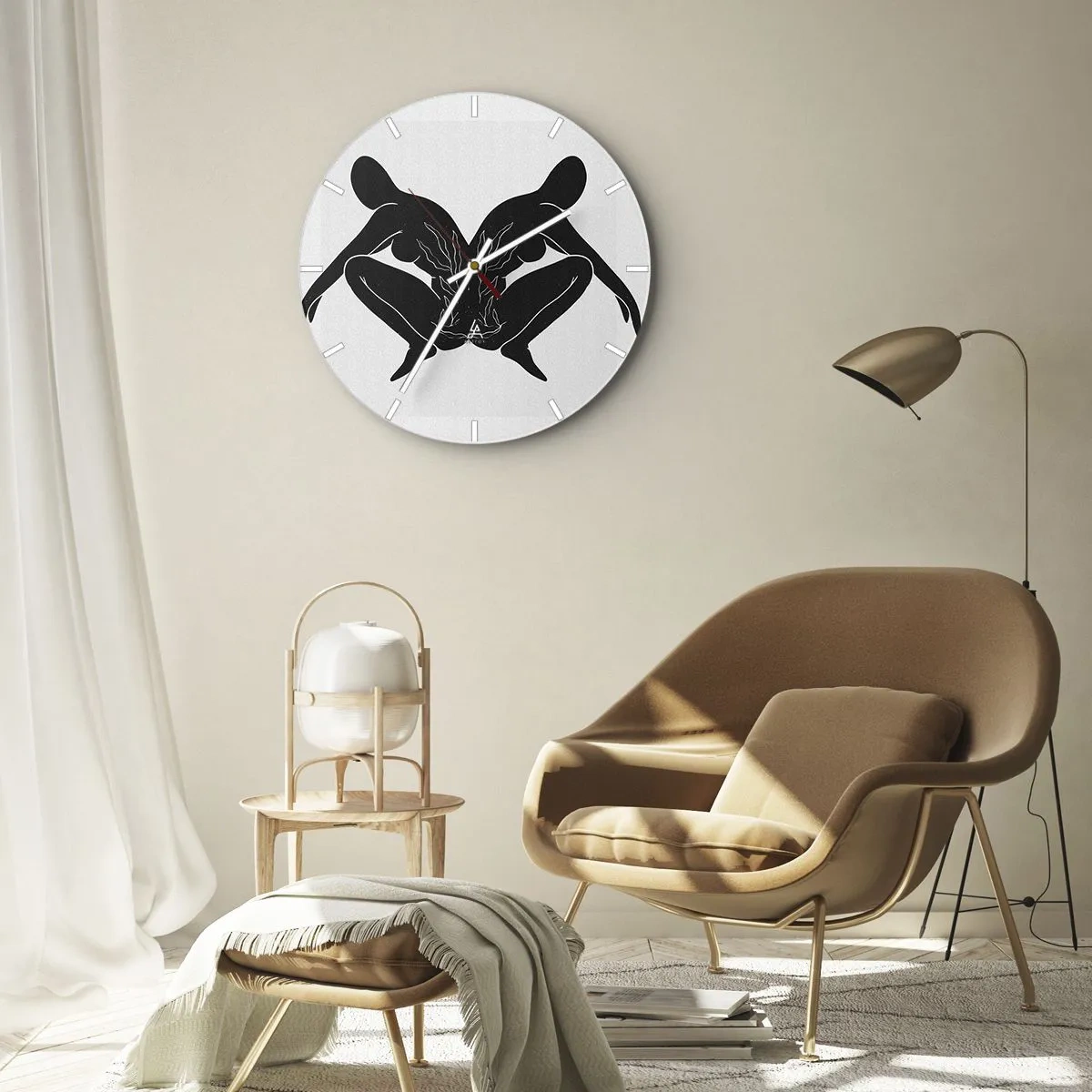 Ceas de perete - Ceas pe sticlă - Figuri simetrice în negru formând o inimă cu foc în centru pe un fundal deschis. - 30x30cm - Suflet comun - Decorațiune modernă pentru perete pentru living, bucătărie și dormitor ARTTOR