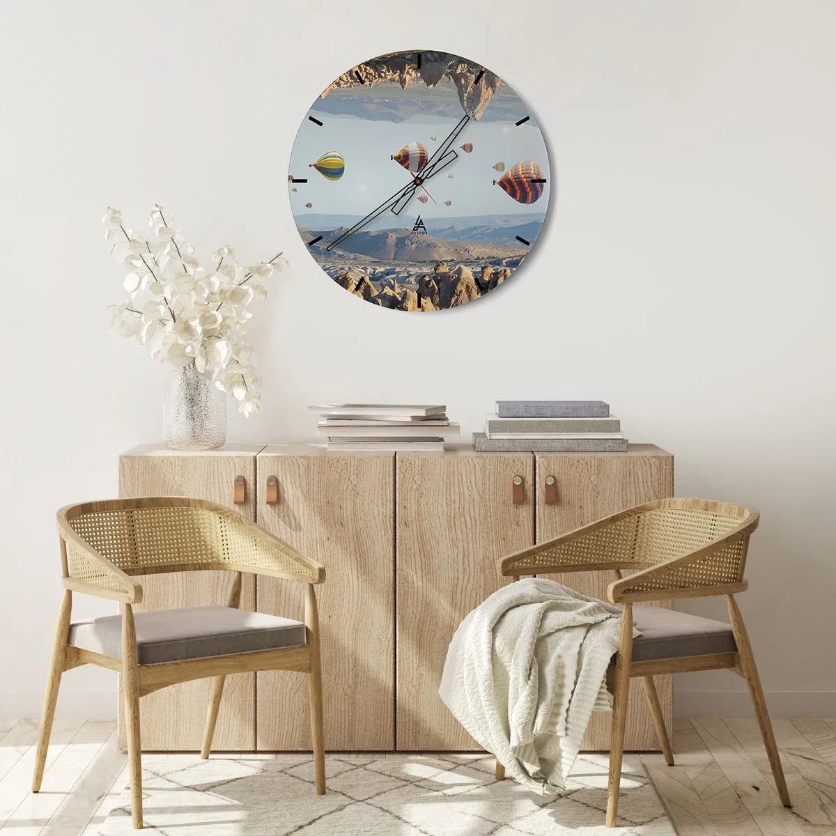 Ceas de perete - Ceas pe sticlă - Baloane pe fundalul unui peisaj montan - 30x30cm - Orice este posibil aici - Decorațiune modernă pentru perete pentru living, bucătărie și dormitor ARTTOR