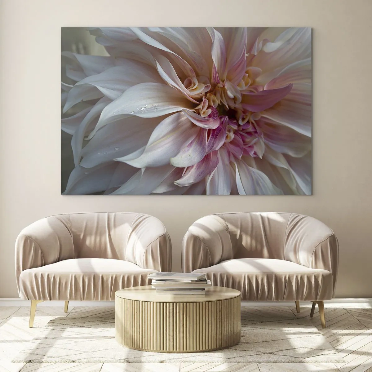 Tablou pe sticlă - Prim-plan al unei flori roz și crem cu picături de apă - 70x50cm - Prospețime înfloritoare - Decorațiune modernă pentru perete pentru living și dormitor ARTTOR