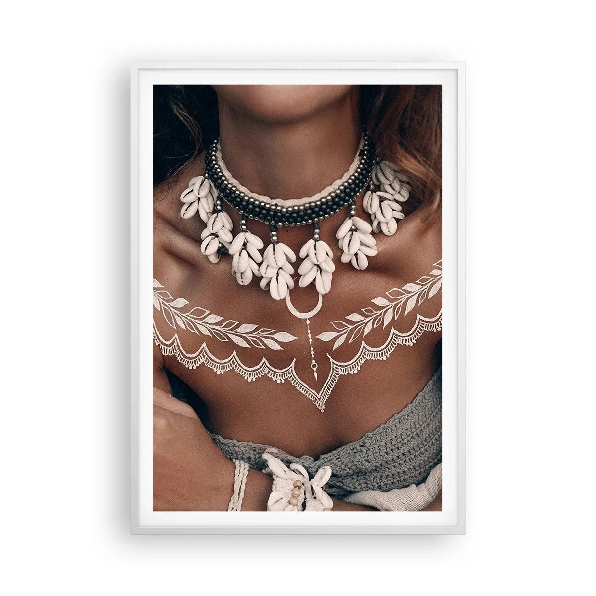 Poster în ramă albă - Talismanele, ritualurile feminității - 70x100 cm