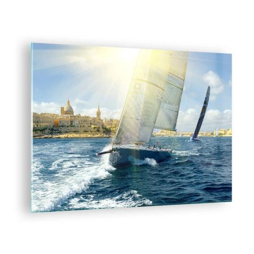 Tablou pe sticlă - Un iaht navigând pe fundalul unui oraș într-o zi însorită - 70x50cm - E timpul să părăsim orașul - Decorațiune modernă pentru perete pentru living și dormitor ARTTOR
