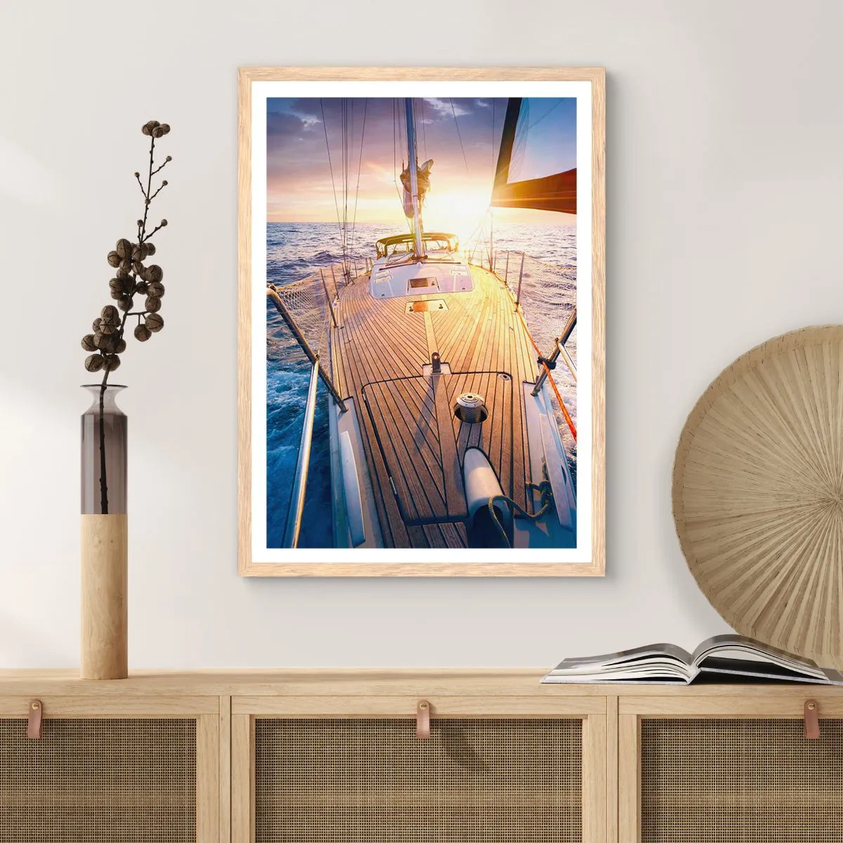 Poster în ramă de stejar deschis - Alergând pe valuri - 70x100 cm