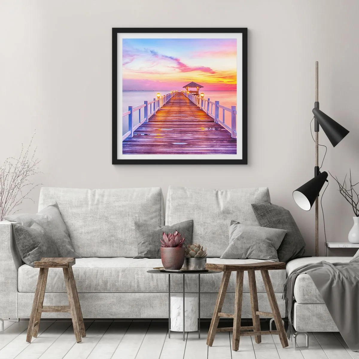 Poster în ramă neagră - Tăcerea serii în liliac-auriu - 60x60 cm