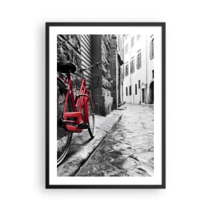 Poster în ramă neagră - O bicicletă roșie pe o stradă pietruită alb-negru - 50x70cm - Adevărata frumusețe nu îmbătrânește - Decorațiune modernă pentru perete pentru living și dormitor ARTTOR