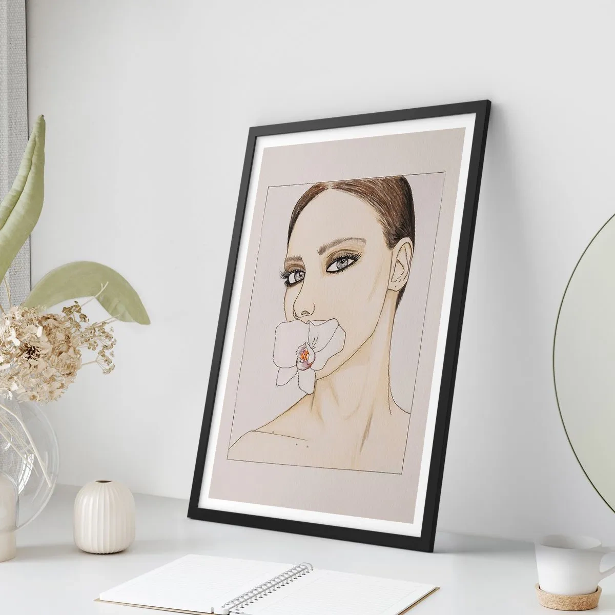Poster în ramă neagră - Portretul unei femei cu o orhidee pe buze - 50x70cm - Un simbol al eleganței și frumuseții - Decorațiune modernă pentru perete pentru living și dormitor ARTTOR
