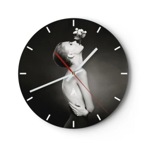 Ceas de perete - Ceas pe sticlă - Portret alb-negru al unei femei care ține flori în gură - 30x30cm - Eleganță excentrică - Decorațiune modernă pentru perete pentru living, bucătărie și dormitor ARTTOR