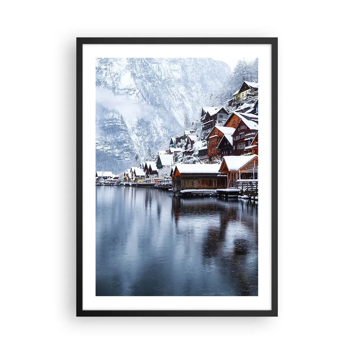 Poster în ramă neagră - Peisaj de iarnă al unui sat de munte lângă lac - 50x70cm - În decor de iarnă - Decorațiune modernă pentru perete pentru living și dormitor ARTTOR
