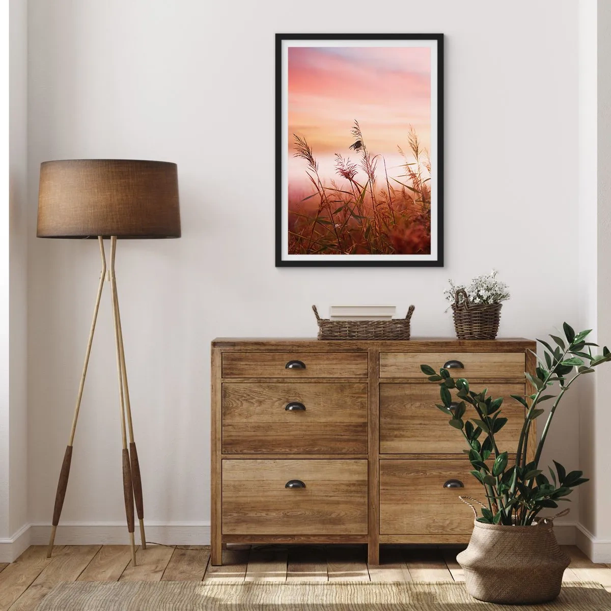 Poster în ramă neagră - Ierburi pe un cer colorat la apus - 50x70cm - Zmeuri, suflante, vânt - Decorațiune modernă pentru perete pentru living și dormitor ARTTOR
