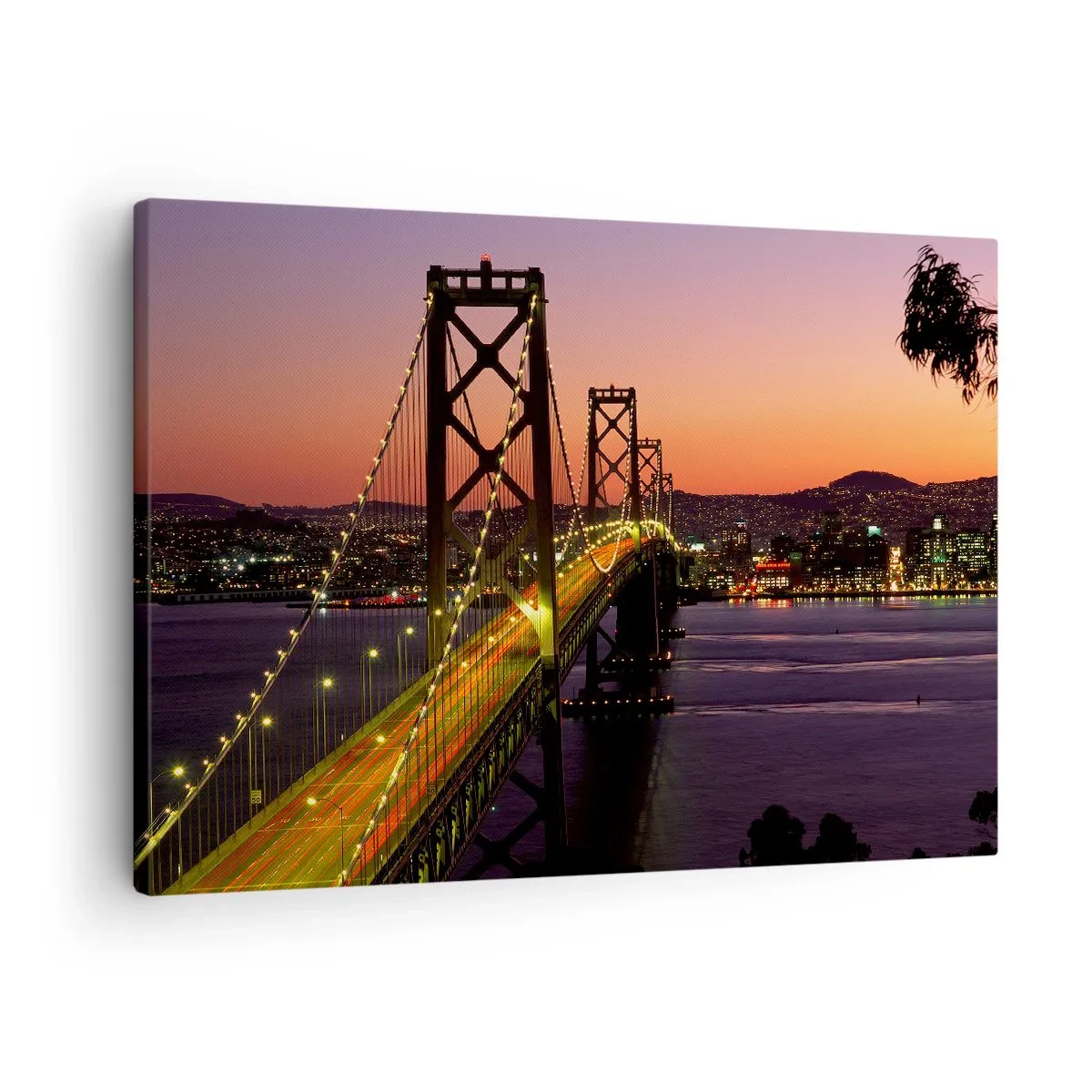Tablou pe pânză Canvas - Un pod iluminat noaptea peste apă, cu o vedere panoramică asupra orașului - 70x50cm - O seară în mov - Decorațiune modernă pentru perete pentru living și dormitor ARTTOR
