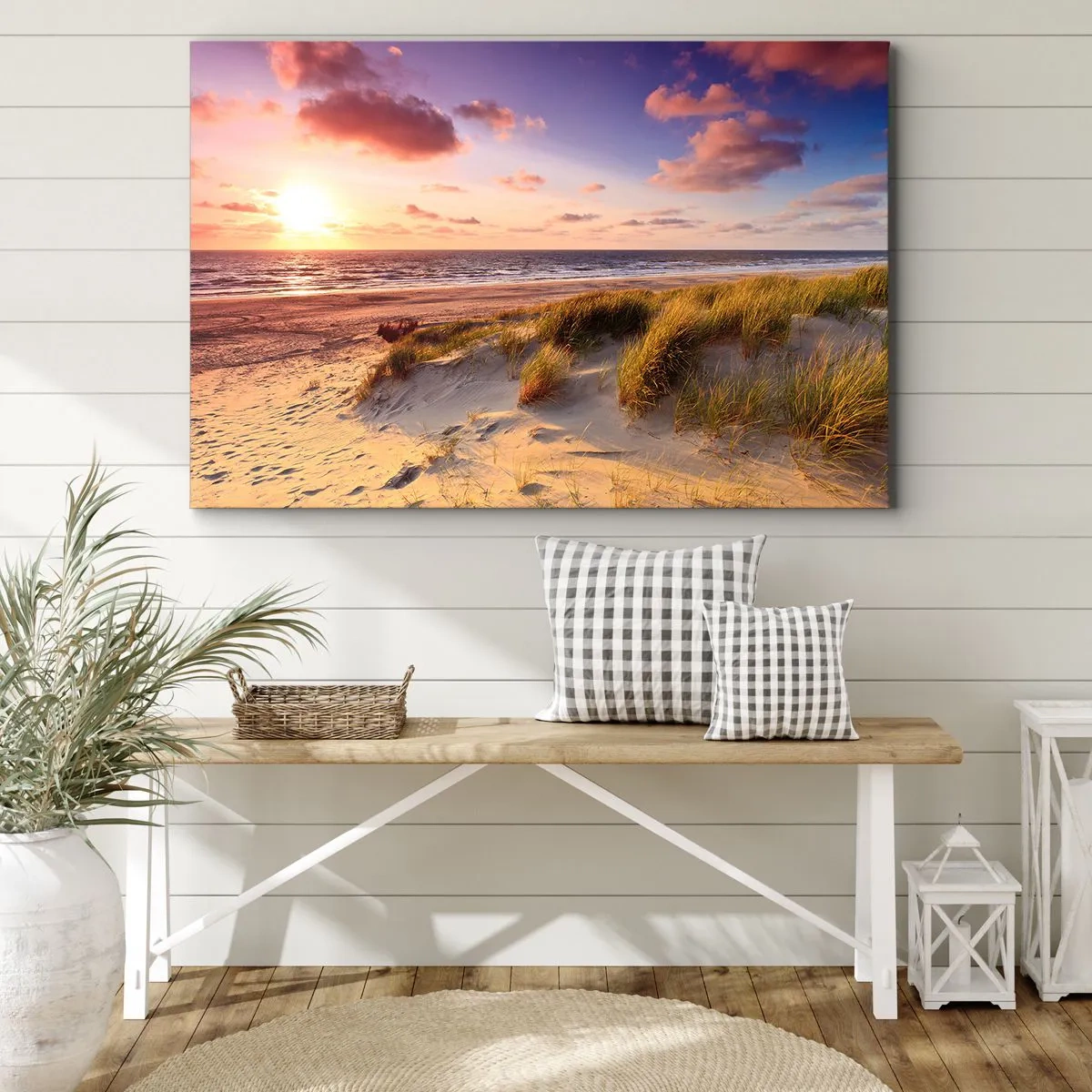 Tablou pe pânză Canvas - O plajă cu iarbă și un apus de soare peste o mare calmă - 70x50cm - Deja aerul de vară miroase - Decorațiune modernă pentru perete pentru living și dormitor ARTTOR
