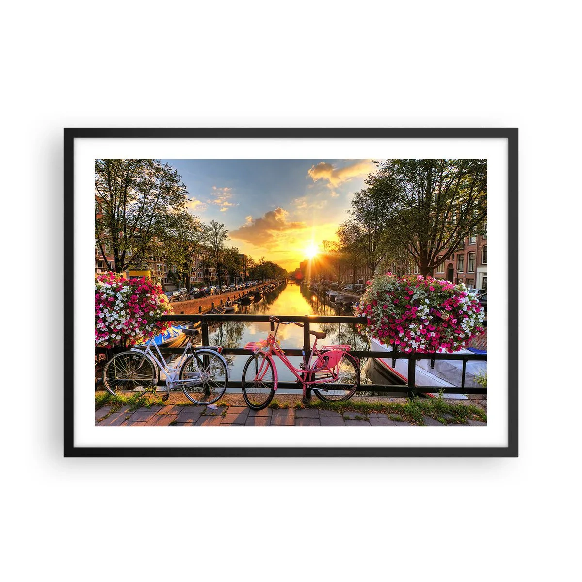 Poster în ramă neagră - Dimineața de primăvară în Amsterdam - 70x50 cm