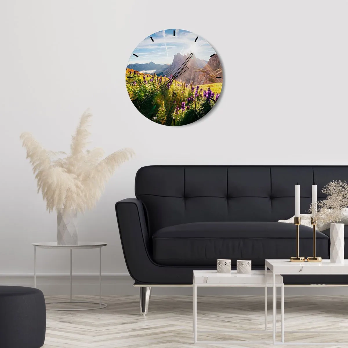 Ceas de perete - Ceas pe sticlă - Un câmp de flori într-un peisaj montan iluminat de soare - 30x30cm - Viața secretă a ierburilor - Decorațiune modernă pentru perete pentru living, bucătărie și dormitor ARTTOR
