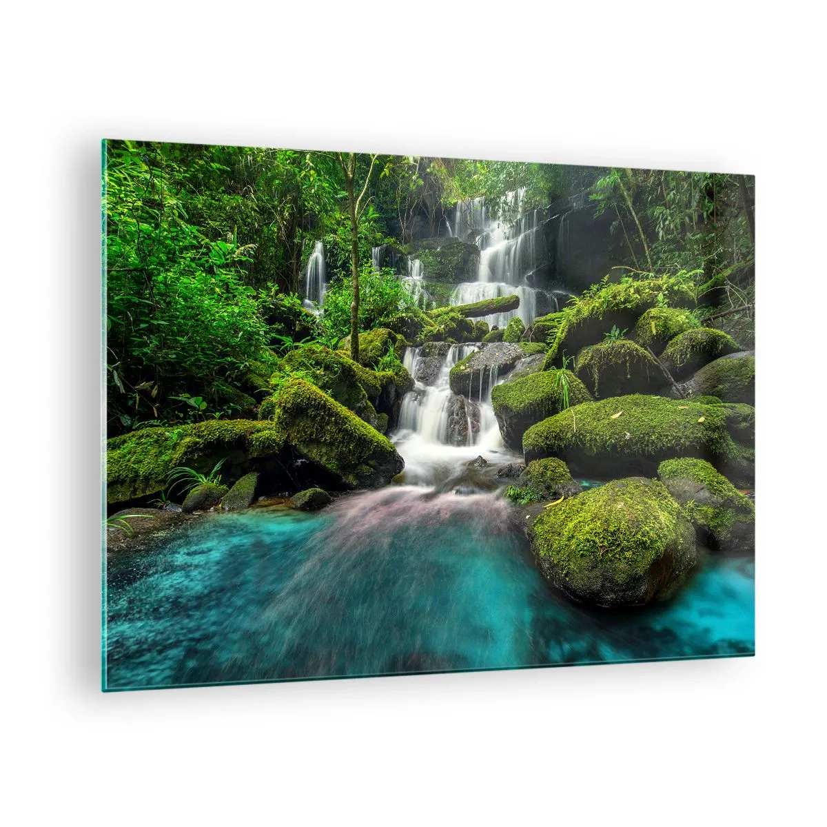 Tablou pe sticlă - O cascadă exotică înconjurată de verdeață luxuriantă și apă turcoaz - 70x50cm - Turcoaz, safir și argint lichid - Decorațiune modernă pentru perete pentru living și dormitor ARTTOR