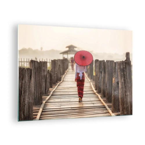 Tablou pe sticlă - O femeie cu o umbrelă roșie pe un pod de lemn - 70x50cm - Pe podul vechi - Decorațiune modernă pentru perete pentru living și dormitor ARTTOR