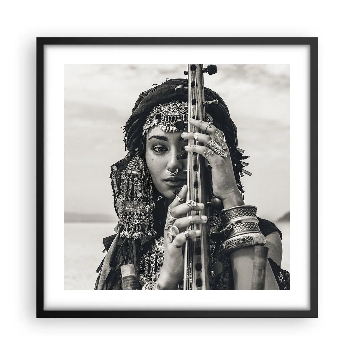 Poster în ramă neagră - Muzica orientală în sine - 50x50 cm