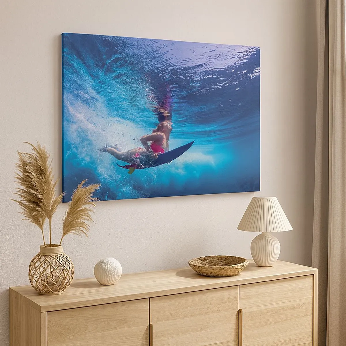 Tablou pe pânză Canvas - Un surfer sub apă într-o compoziție dinamică în nuanțe de albastru. - 70x50cm - Profunzimea bucuriei - Decorațiune modernă pentru perete pentru living și dormitor ARTTOR