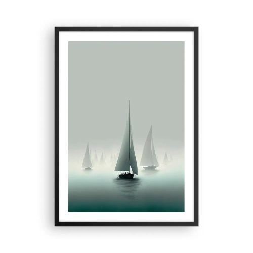 Poster în ramă neagră - Un grup de bărci cu pânze navigând pe o mare încețoșată, înconjurat de ape calme. - 50x70cm - Create din ceață - Decorațiune modernă pentru perete pentru living și dormitor ARTTOR
