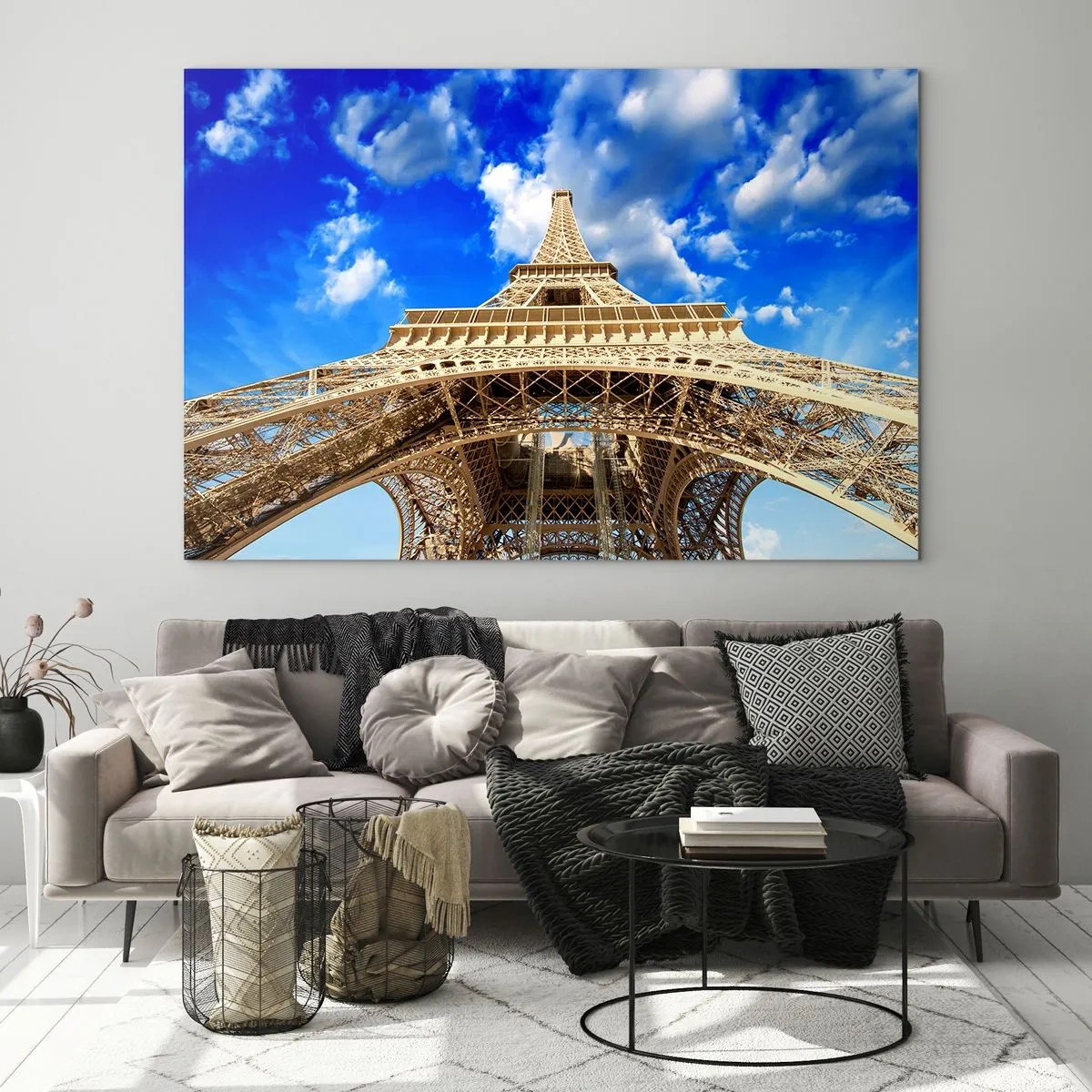 Tablou pe sticlă - Turnul Eiffel văzut de sus pe cer - 70x50cm - Atingând cerul și norii - Decorațiune modernă pentru perete pentru living și dormitor ARTTOR