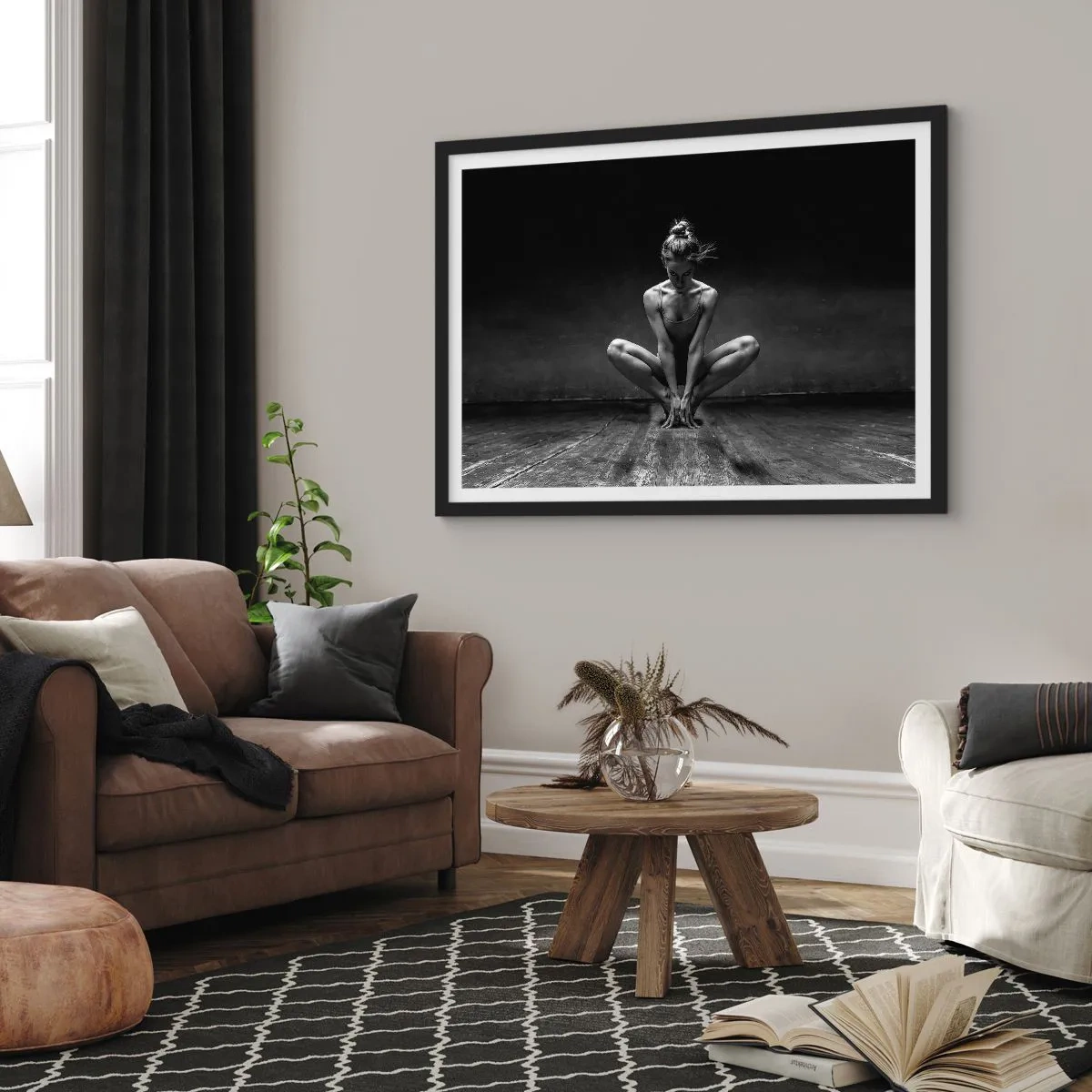 Poster în ramă neagră - Energie de dans concentrată - 40x30 cm