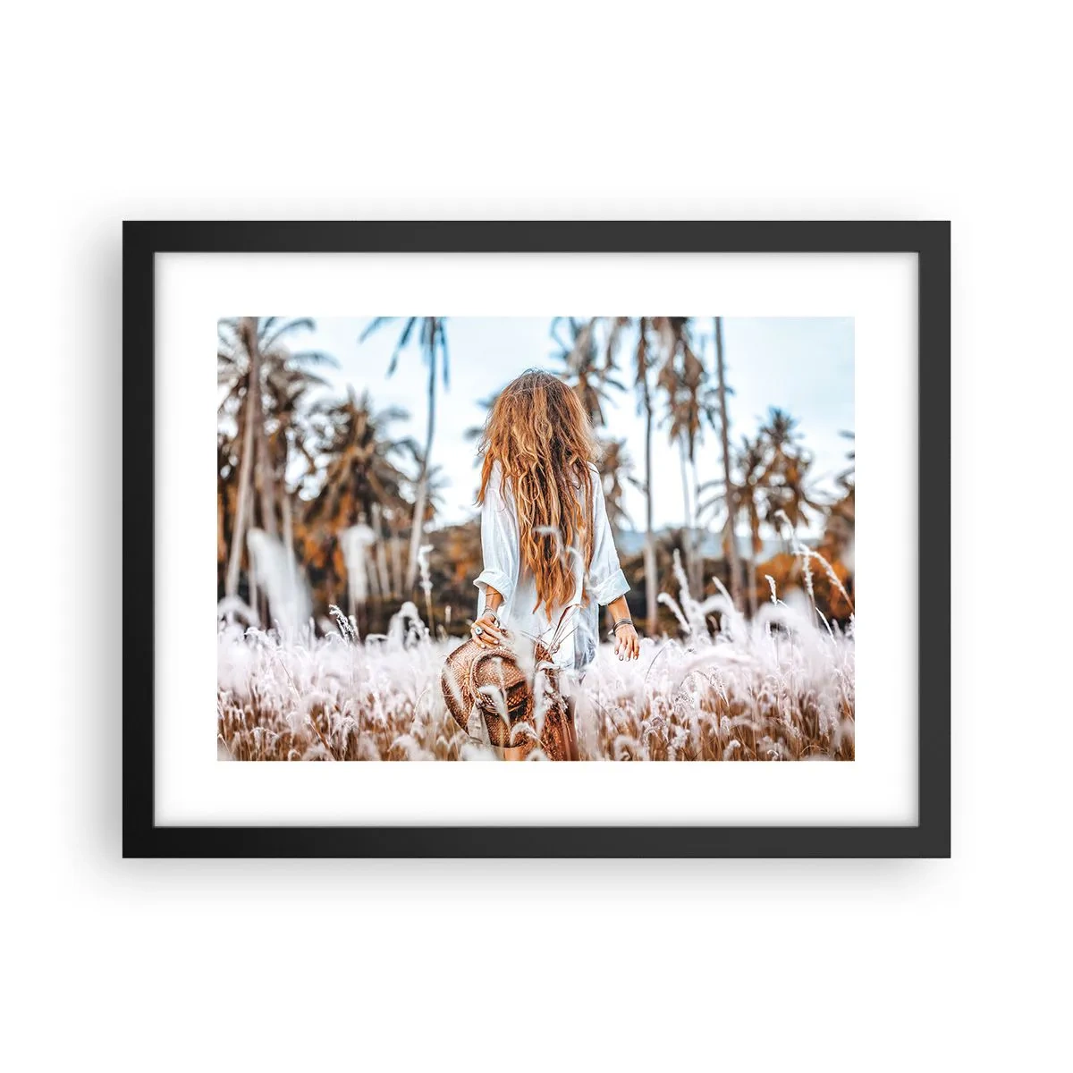 Poster în ramă neagră - Născută din puful de iarbă - 40x30 cm