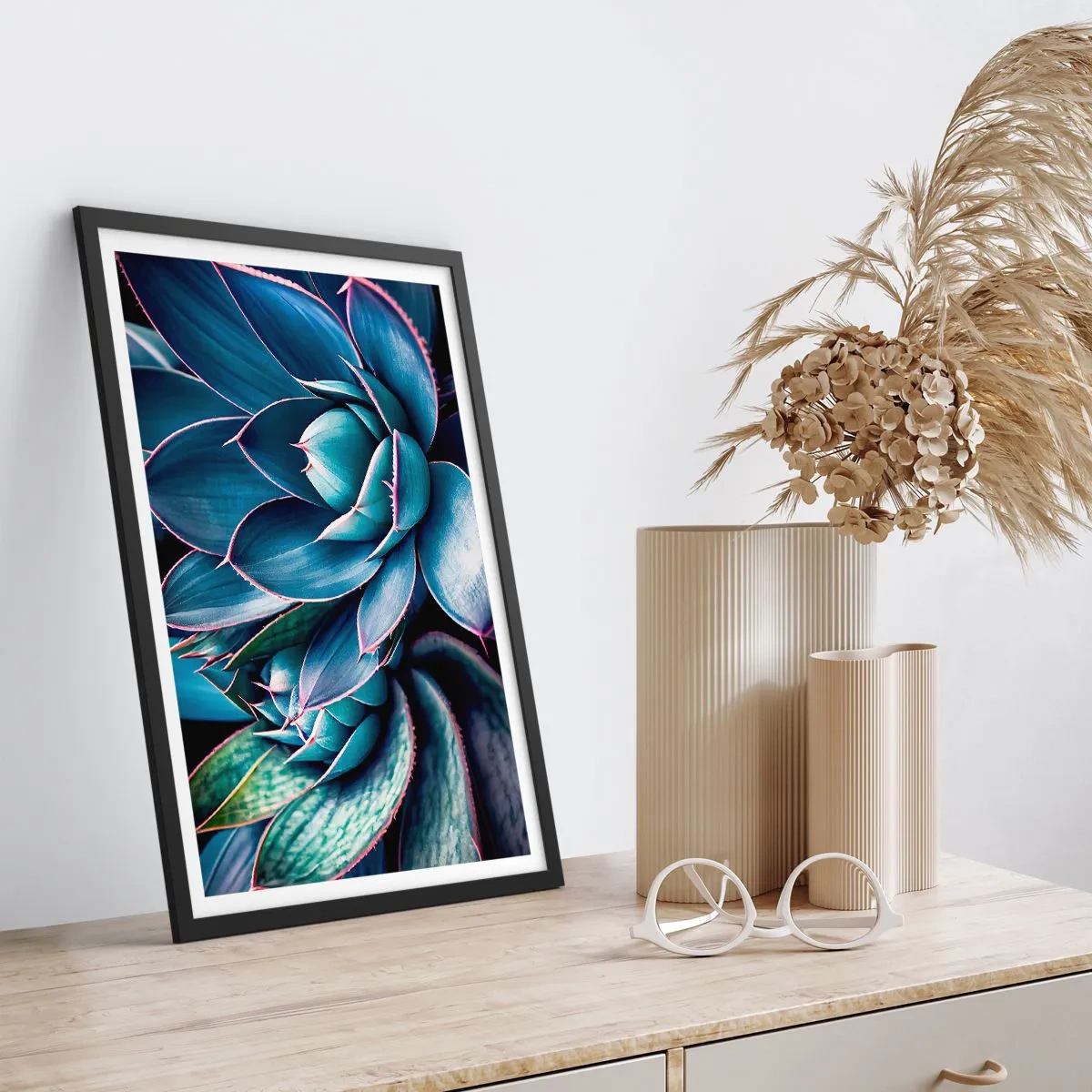 Poster în ramă neagră - Agave în nuanțe de albastru și verde - 50x70cm - Forța vitală - Decorațiune modernă pentru perete pentru living și dormitor ARTTOR