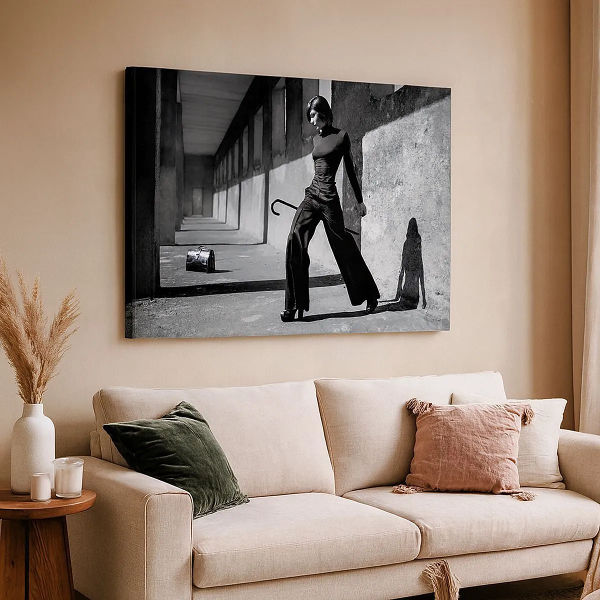 Tablou pe pânză Canvas - Femeie elegantă într-un cadru industrial - 70x50cm - Eleganță urbană - Decorațiune modernă pentru perete pentru living și dormitor ARTTOR