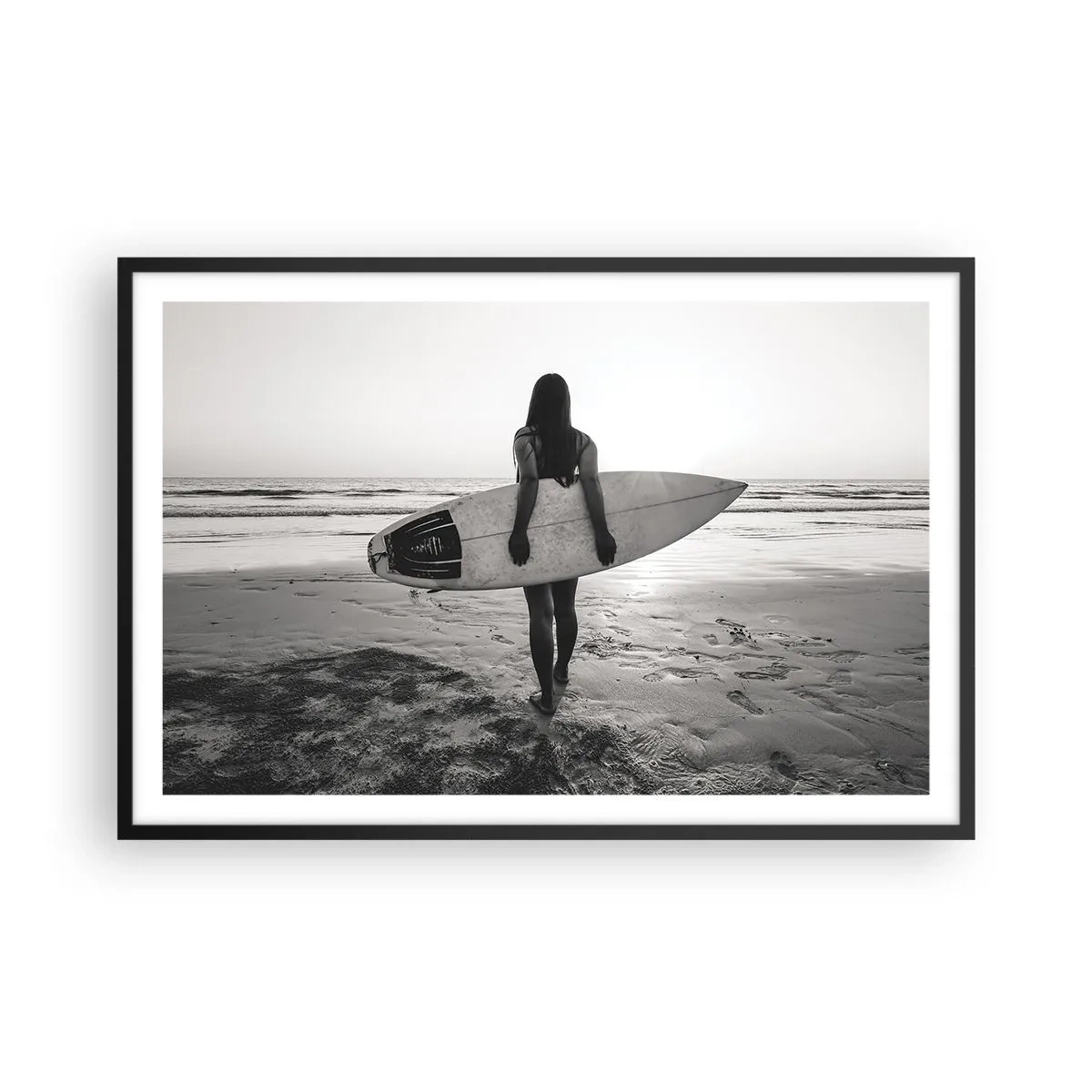 Poster în ramă neagră - Fiica valului mării - 91x61 cm