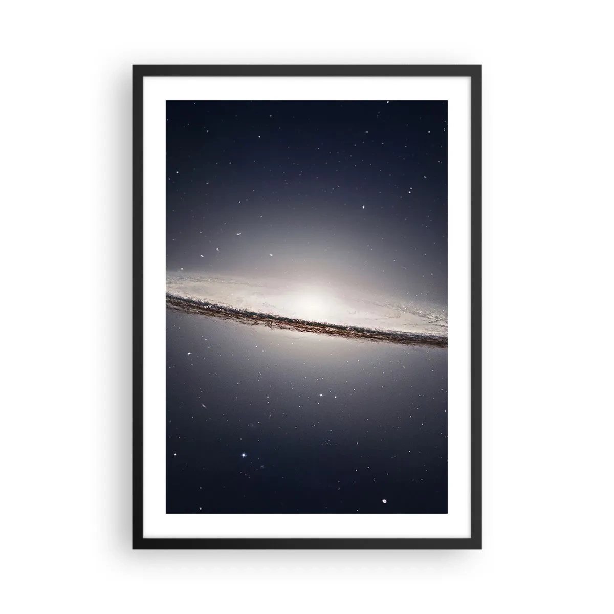 Poster în ramă neagră - O galaxie spirală monumentală pe fundalul spațiului - 50x70cm - Cu mult timp în urmă, într-o galaxie foarte, foarte îndepărtată... - Decorațiune modernă pentru perete pentru living și dormitor ARTTOR