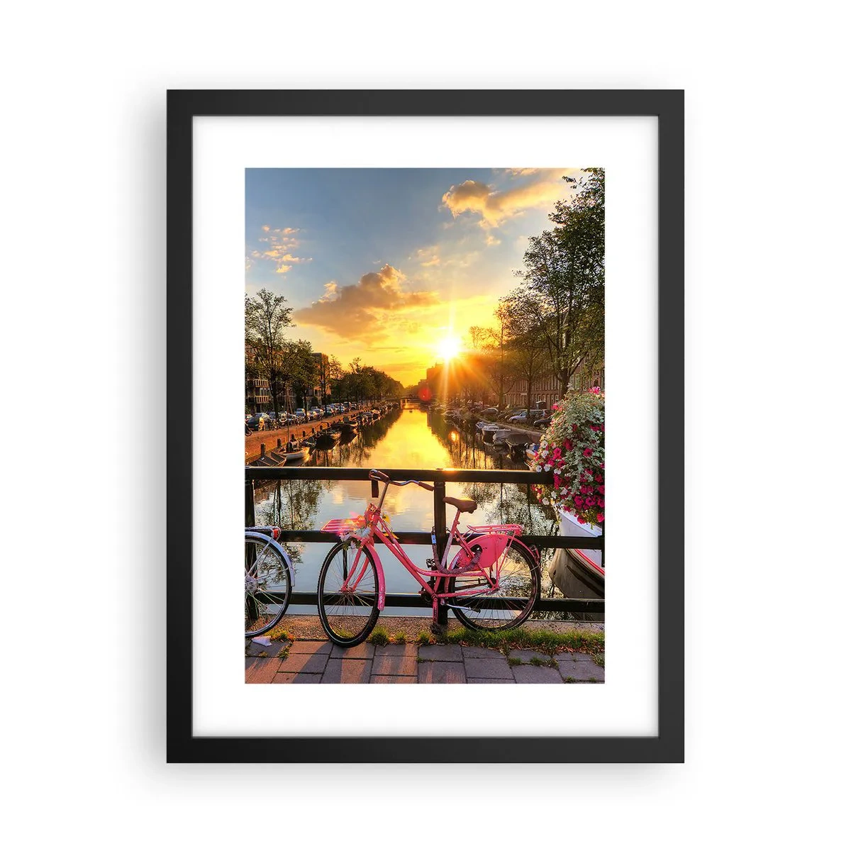 Poster în ramă neagră - Dimineața de primăvară în Amsterdam - 30x40 cm