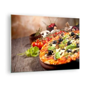 Tablou pe sticlă - Pizza cu măsline, ciuperci și ierburi proaspete pe o masă de lemn - 70x50cm - Din ingredient teluric - Decorațiune modernă pentru perete pentru living și dormitor ARTTOR