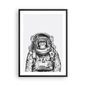 Poster în ramă neagră - O maimuță într-un costum spațial pe un fundal alb - 50x70cm - Evoluție alternativă - Decorațiune modernă pentru perete pentru living și dormitor ARTTOR