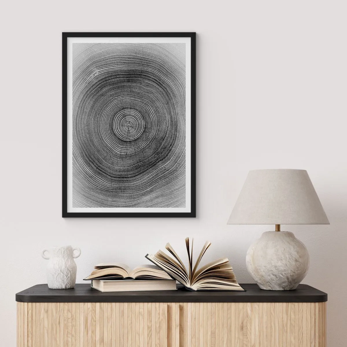 Poster în ramă neagră - Grafică alb-negru care prezintă o secțiune transversală a unui trunchi de copac - 50x70cm - Un semn al vremurilor - Decorațiune modernă pentru perete pentru living și dormitor ARTTOR