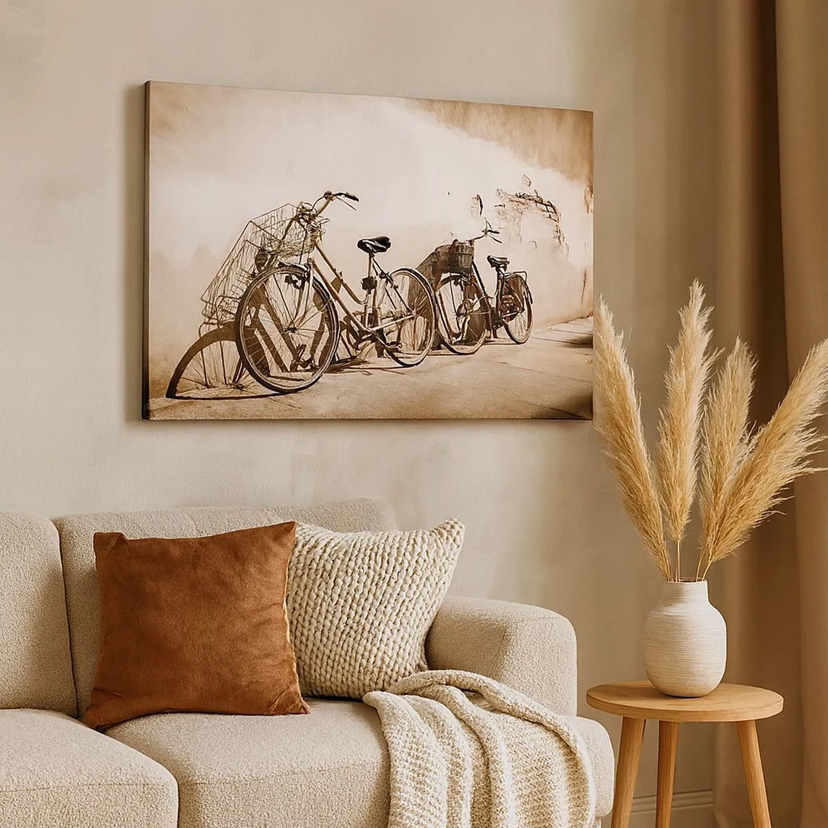 Tablou pe pânză Canvas - Două biciclete rezemate de un perete vechi în stil retro - 70x50cm - Farmecul de neuitat al trecutului - Decorațiune modernă pentru perete pentru living și dormitor ARTTOR