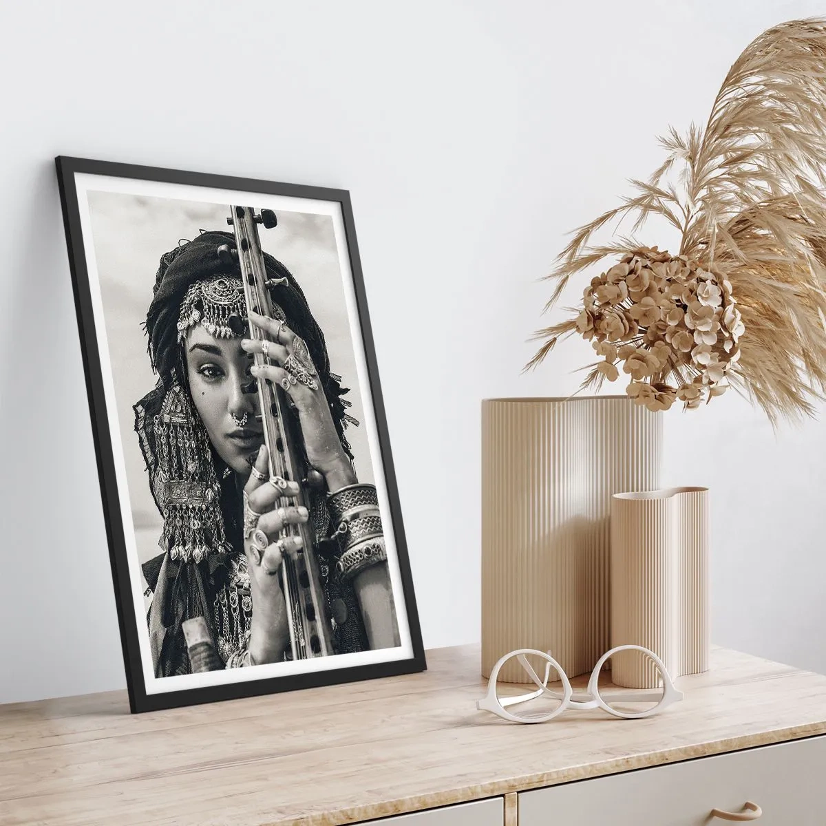 Poster în ramă neagră - Muzica orientală în sine - 40x50 cm