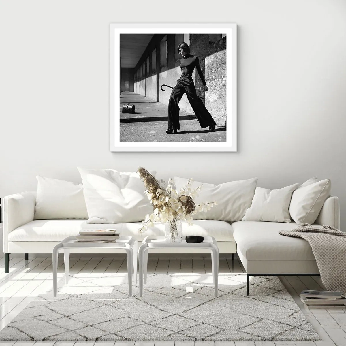 Poster în ramă albă - Eleganță urbană - 30x30 cm