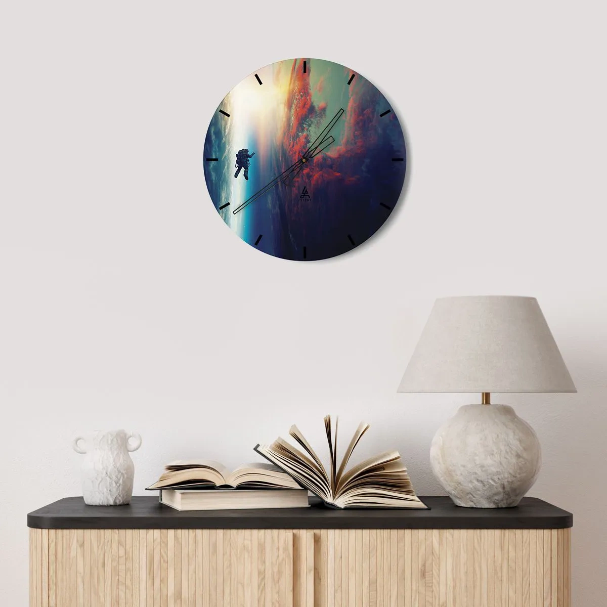 Ceas de perete - Ceas pe sticlă - O compoziție picturală de abraziuni și structuri roșii pe un fundal alb - 30x30cm - Provocând universul - Decorațiune modernă pentru perete pentru living, bucătărie și dormitor ARTTOR