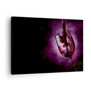 Tablou pe pânză Canvas - Vin roșu turnat într-un pahar pe un fundal de fum violet - 70x50cm - Stacojiu? Carmin? Nu, rubin. - Decorațiune modernă pentru perete pentru living și dormitor ARTTOR