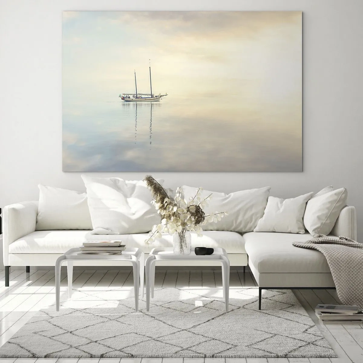 Tablou pe sticlă - O barcă cu pânze plutind pe o mare calmă în zori - 70x50cm - În tăcerea mării - Decorațiune modernă pentru perete pentru living și dormitor ARTTOR