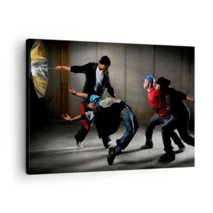 Tablou pe pânză Canvas - Un grup de dansatori hip-hop într-o coregrafie dinamică - 70x50cm - Dansând cu vântul străzii - Decorațiune modernă pentru perete pentru living și dormitor ARTTOR