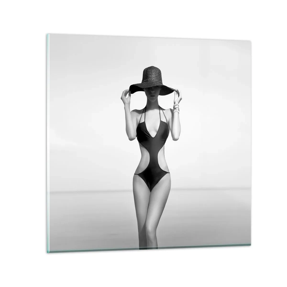 Tablou pe sticlă - Numele meu este: Eleganța - 40x40 cm