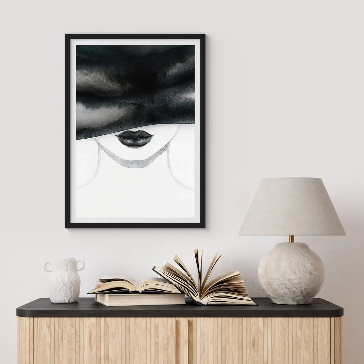 Poster în ramă neagră - Portret alb-negru al unei femei legate la ochi - 50x70cm - Un mister senzual - Decorațiune modernă pentru perete pentru living și dormitor ARTTOR