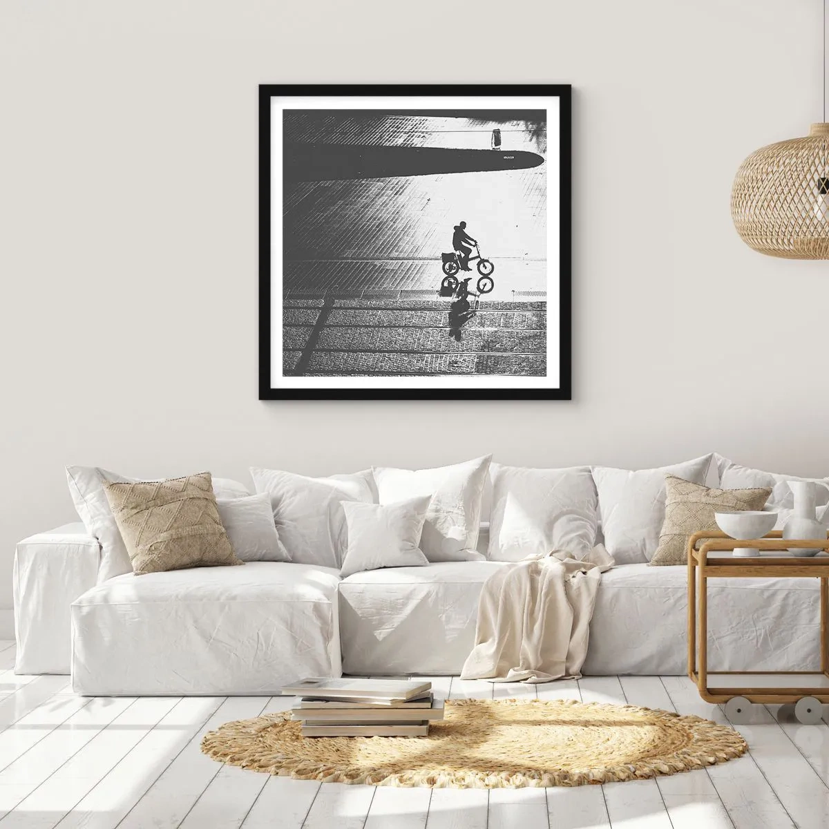Poster în ramă neagră - Înainte, prin oraș - 30x30 cm