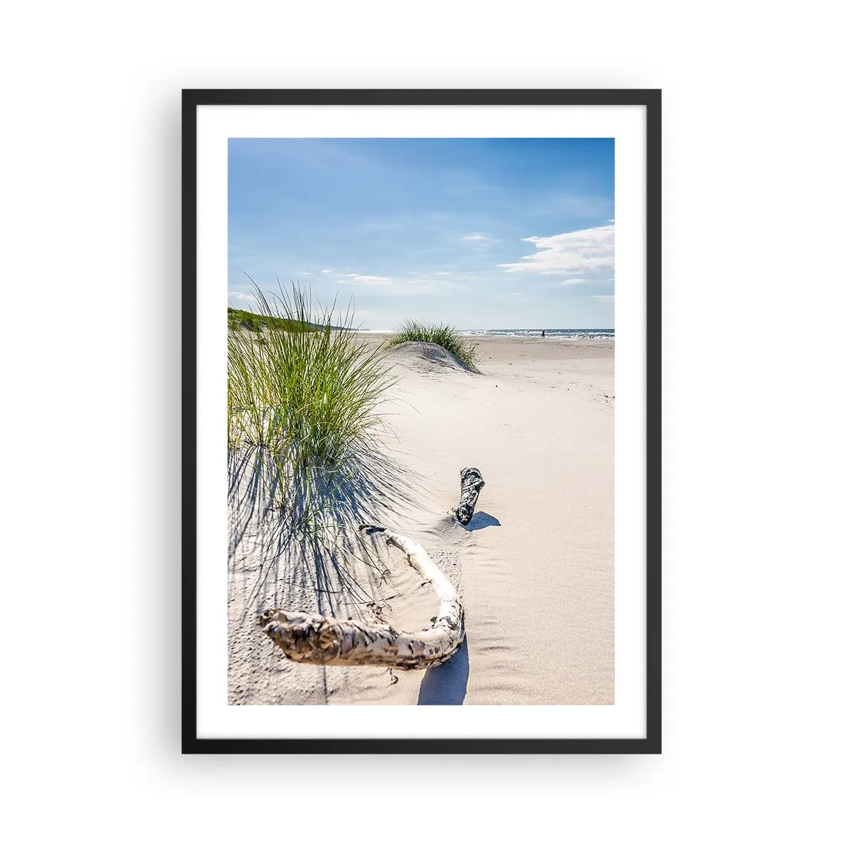 Poster în ramă neagră - Plajă cu dune, iarbă și crengi în lumina soarelui - 50x70cm - Cea mai frumoasă? Baltică - Decorațiune modernă pentru perete pentru living și dormitor ARTTOR