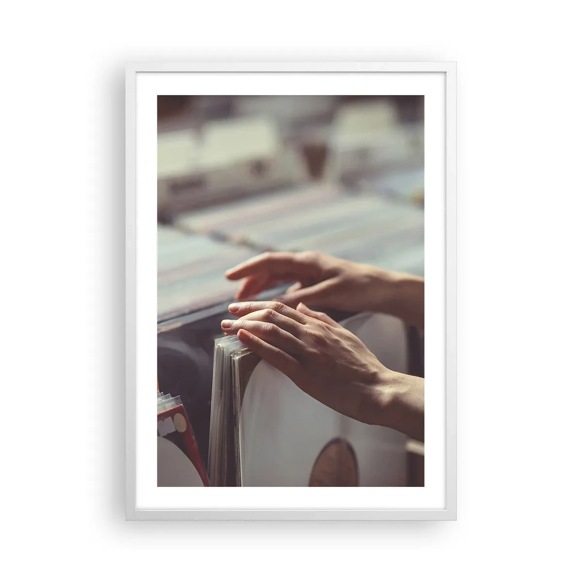 Poster în ramă albă - În căutarea emoției - 50x70 cm