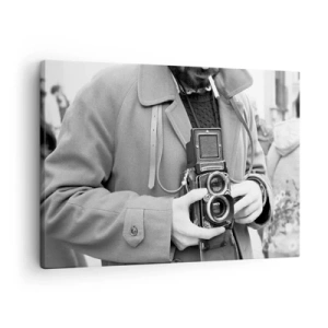 Tablou pe pânză Canvas - Fotografie alb-negru a unui bărbat cu un aparat foto retro - 70x50cm - În stilul retro - Decorațiune modernă pentru perete pentru living și dormitor ARTTOR
